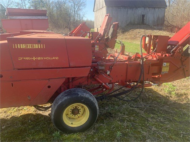 Hay & Forage  1984 New Holland 316 Small Square Baler Photo